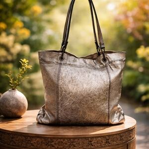Burberry Distressed Metallic silver-tone leather Elmgate tote